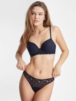 HANRO Moments String -SPANX-Shop Hanro Moments Thong schwarz 071507 070019 6