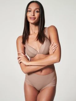 Spanx Undie-Tectable Shaping-Panty Mit Spitze -SPANX-Shop Spanx Undie Tectable Shaping Panty mit Spitze beige 40073R CAFe AU LAIT 2