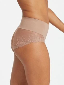 Spanx Undie-Tectable Shaping-Panty Mit Spitze -SPANX-Shop Spanx Undie Tectable Shaping Panty mit Spitze beige SP0515 CAFe AU LAIT 2